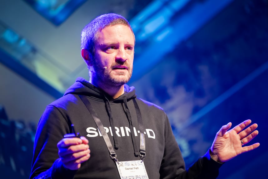 Daniel Fett on stage