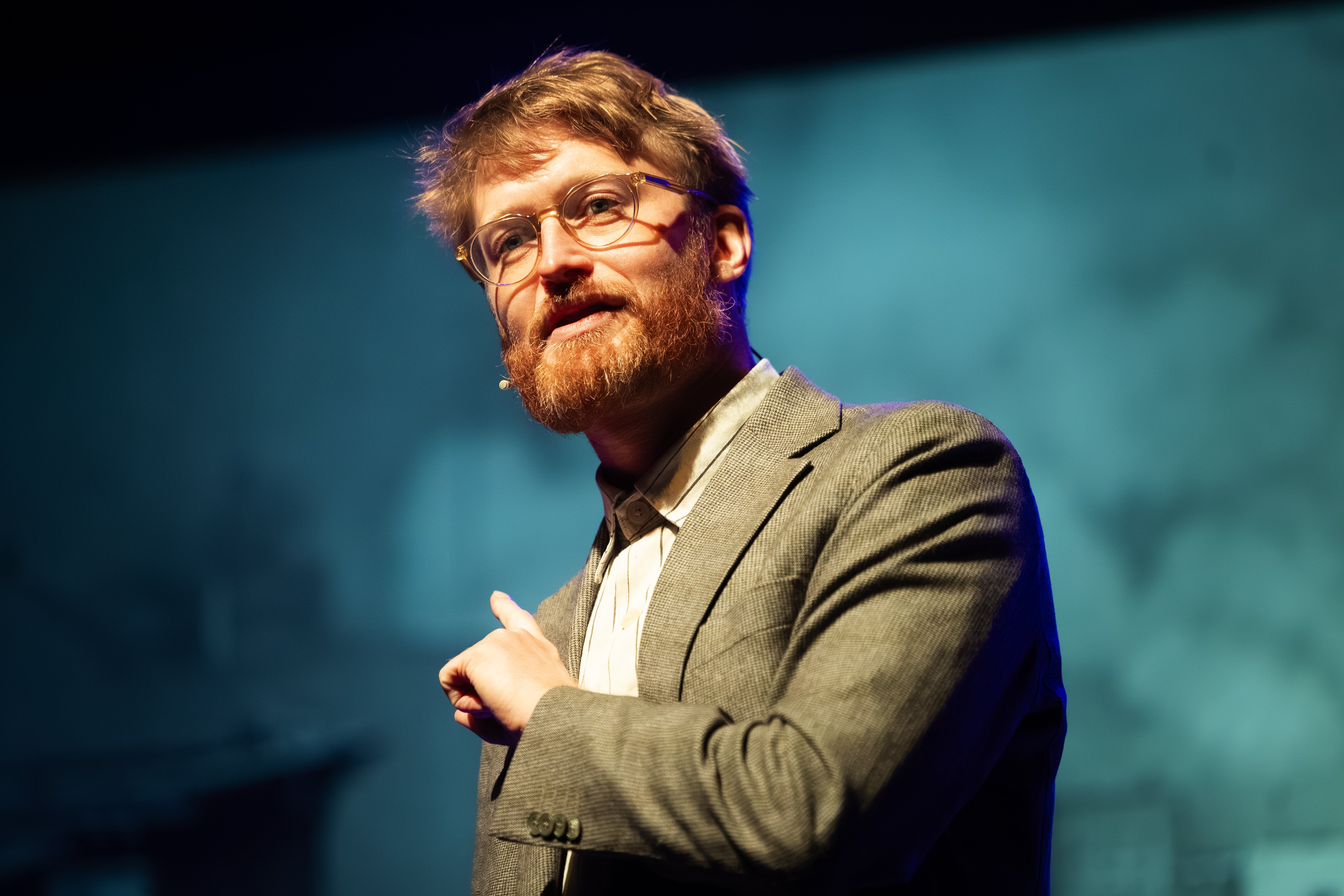 Kristian Cedervall Lauta on stage